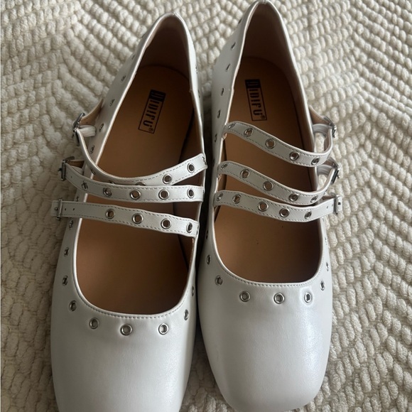 IDIFU Triple Strap White Mary Jane Flats - Picture 11 of 11